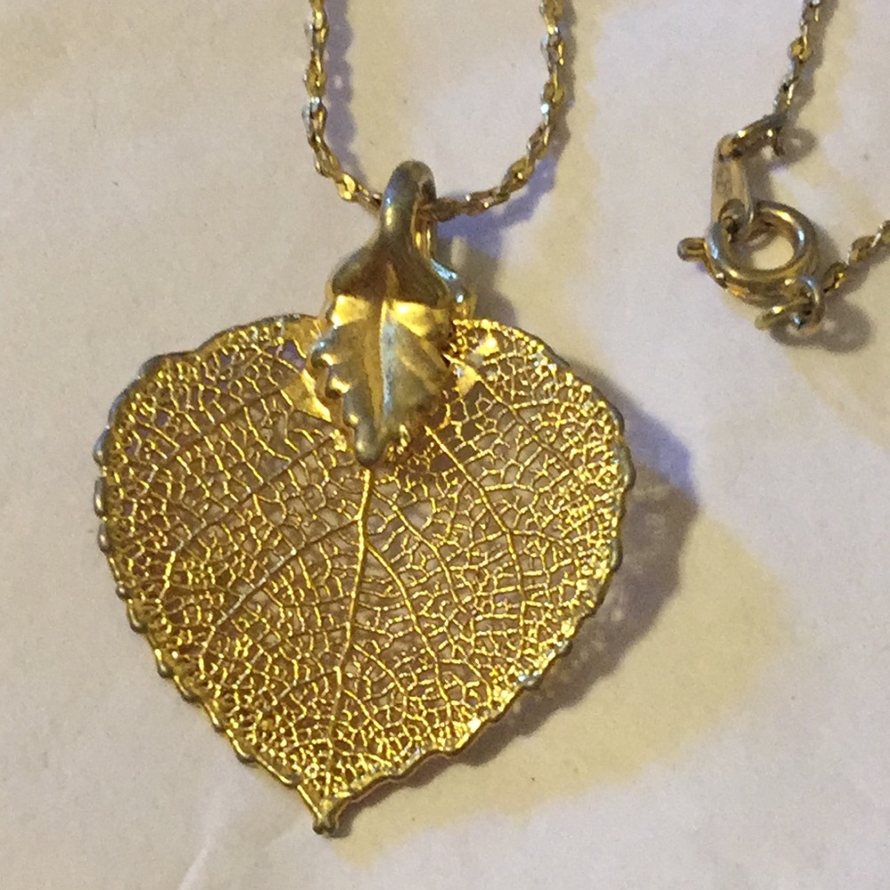 Vintage gold plated intricate Aspen leaf necklace